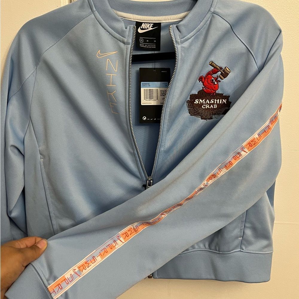 Nike Women's Jacket - Picture 2 of 5